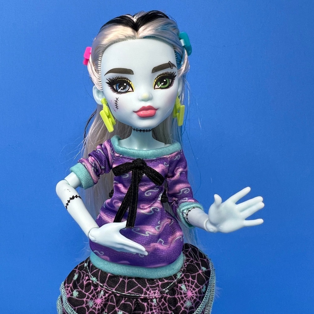 Mattel Monster‎ High Frankie Stein 11 inch Multi G3 Articulated Fashion Doll Toy